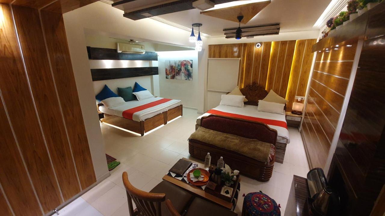 Hotel Krishna Ахмедабад Экстерьер фото