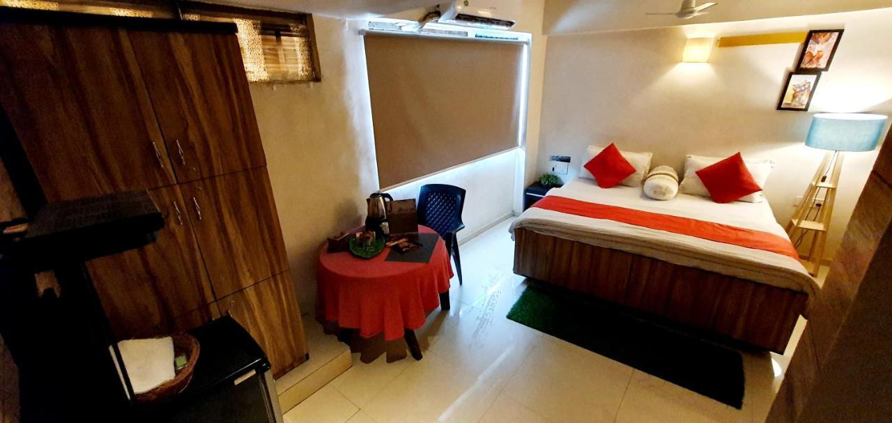 Hotel Krishna Ахмедабад Экстерьер фото